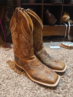 Justin boots Brown Embroidered Western women Cowboy Boots